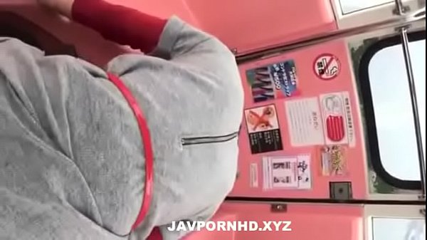 Japanese couple having sex while riding a cable…