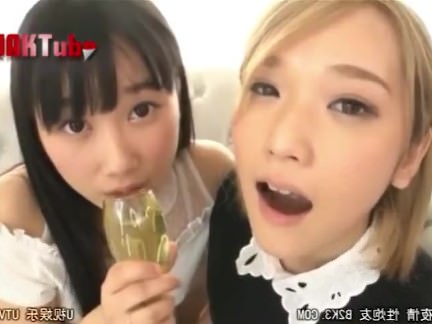 Lesbian from Japan Try to Drinking Piss