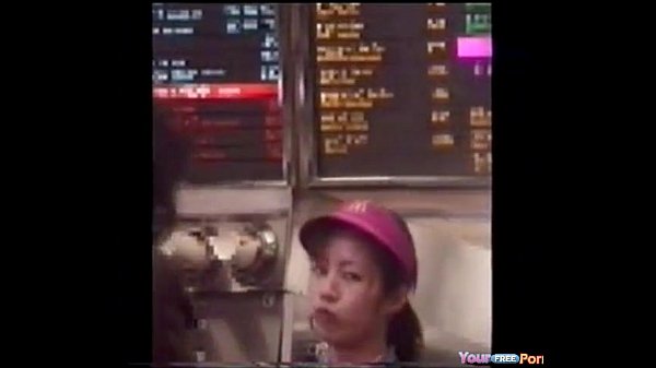 햄버거 전문점에서 섹스 게임