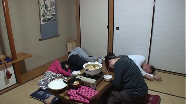 술자리에서 골아 쓰러진 처자를 덮치는 파렴치한